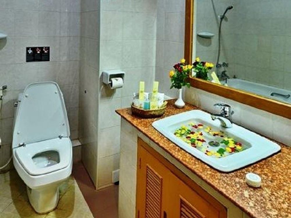 Win Unity Hotel 彬乌伦 外观 照片